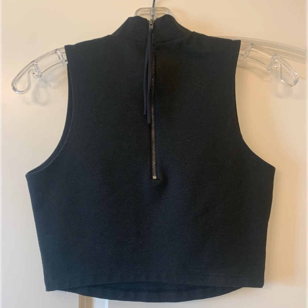 BCBGeneration Crop Top - Picture 5 of 5